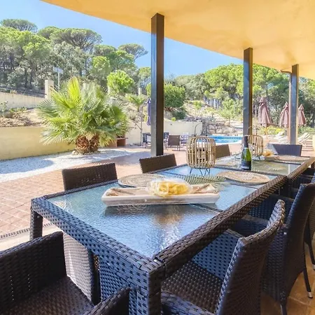 Villa Sant Eloi Sleeps 12 Pool Wifi Lloret de Mar